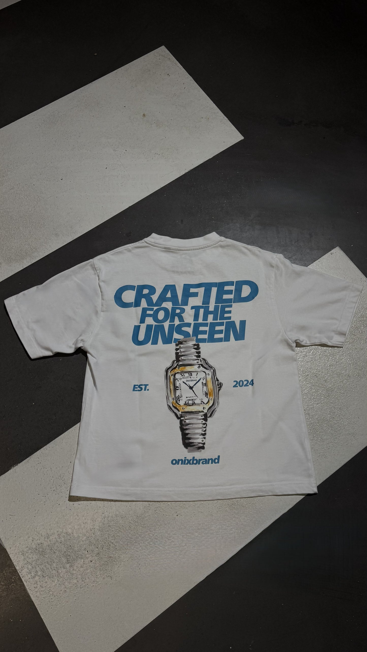 TIMELESS TEE