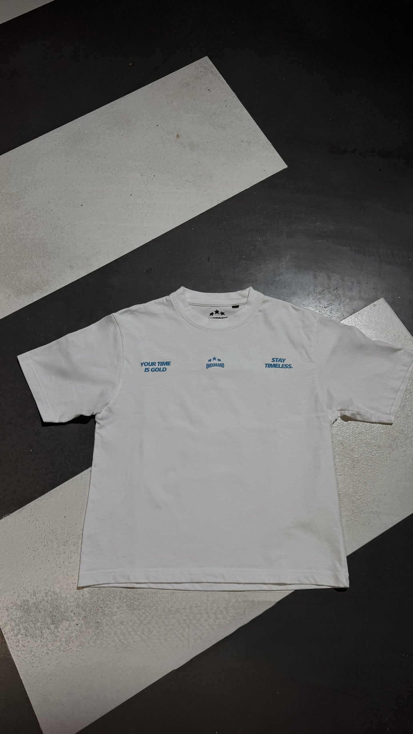 TIMELESS TEE