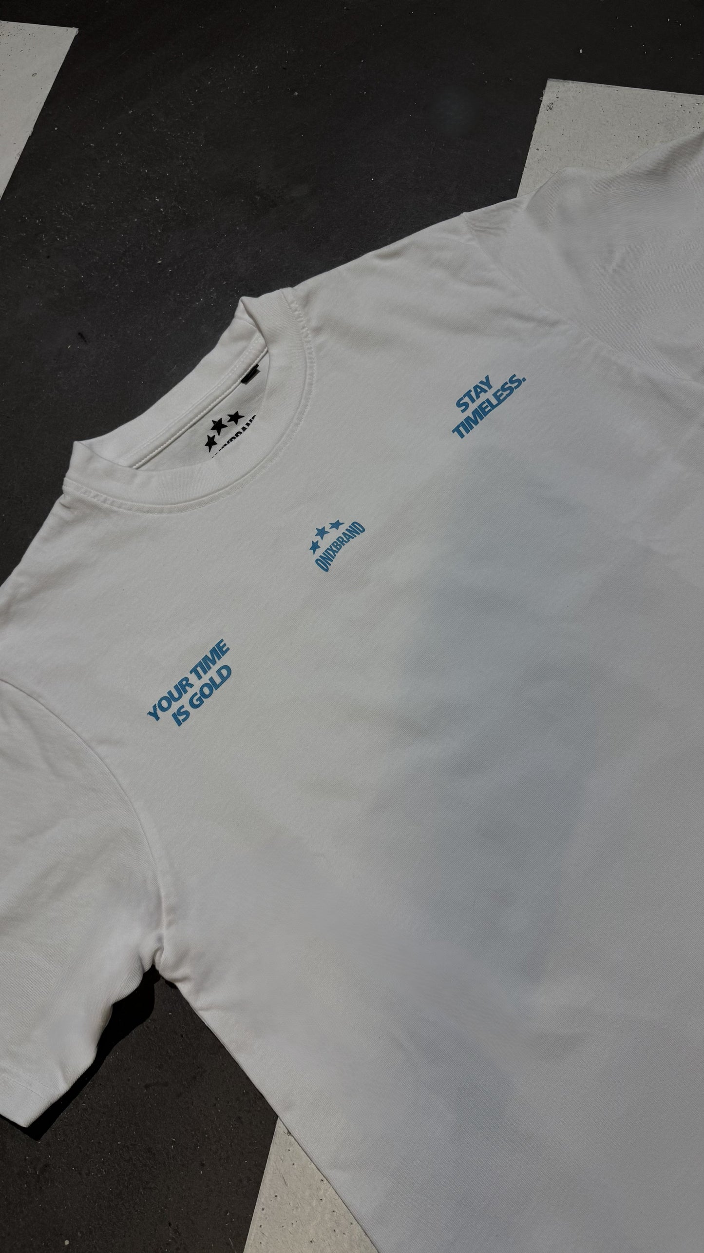 TIMELESS TEE