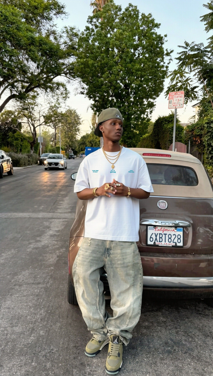 TIMELESS TEE